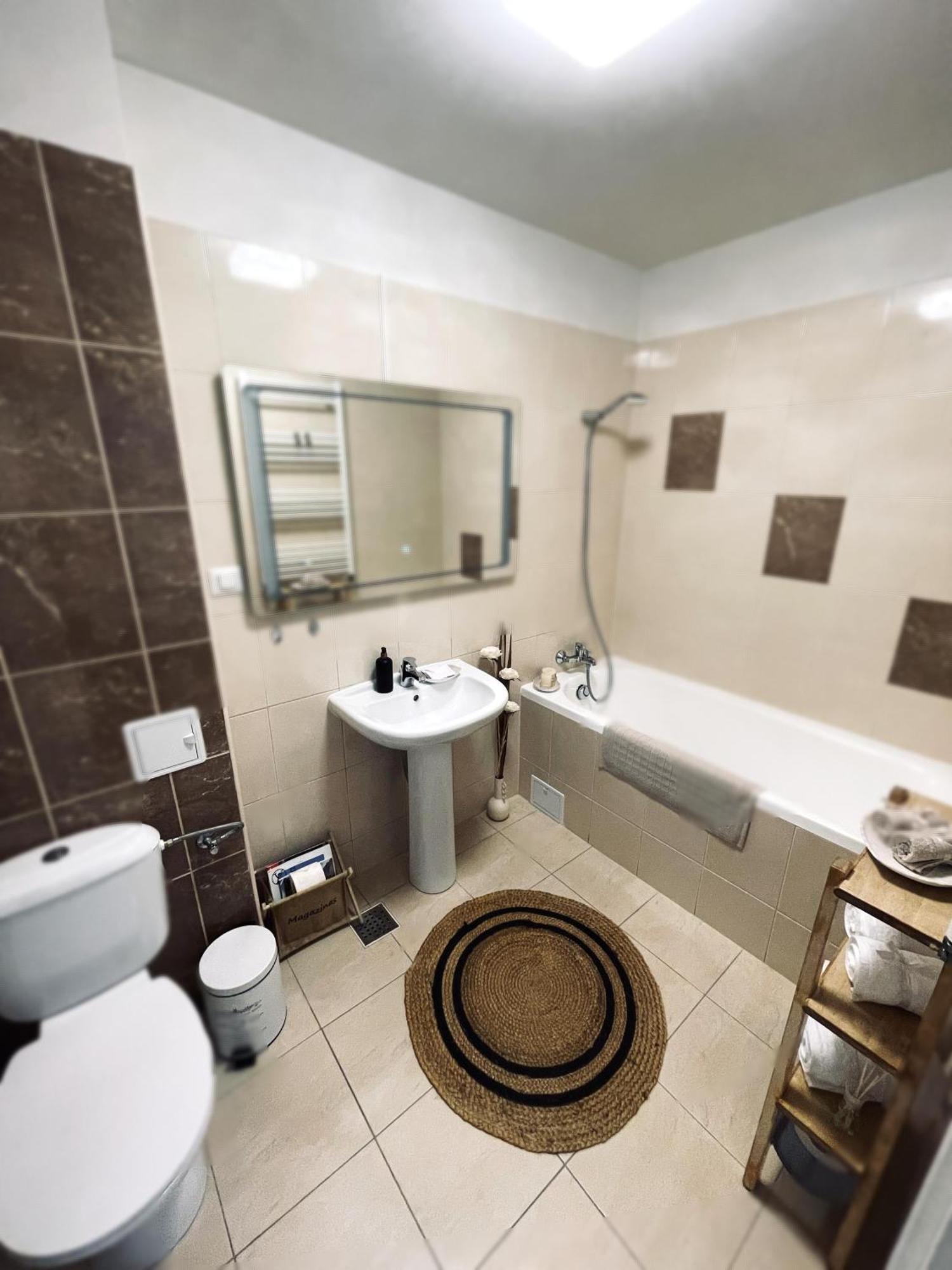 Jsn House - Private Parking & Premium Services Bukares Bagian luar foto